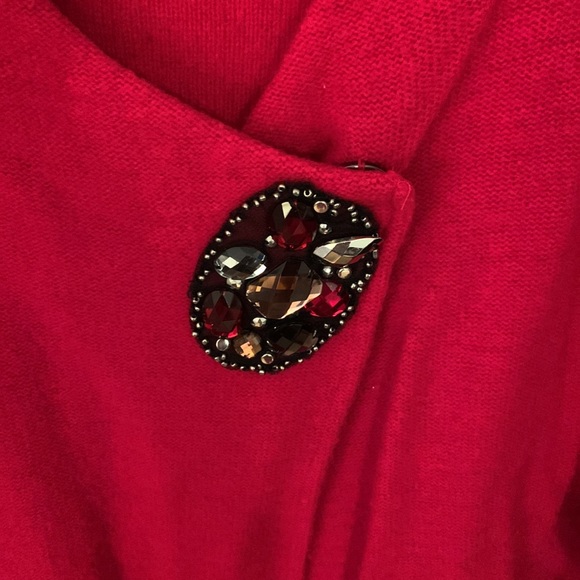 Red sweater/wrap with jeweled closure - Picture 2 of 3